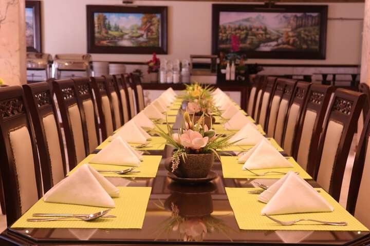 Dining 79 of 110