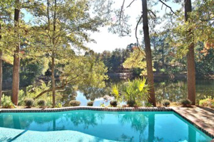 Pool 10 of 23