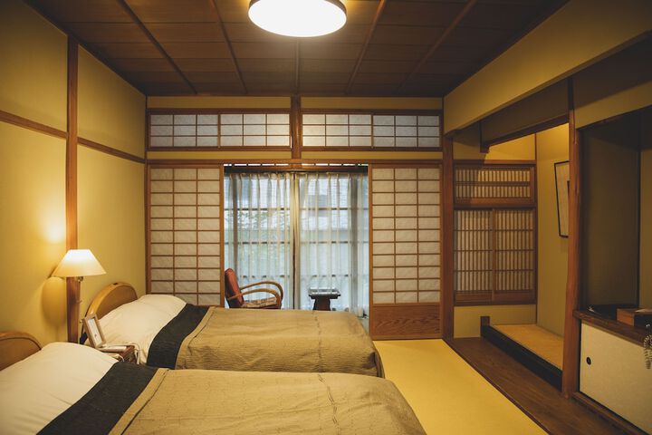 Room 17 of 48