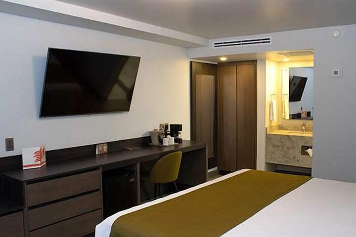 Room 34 of 64