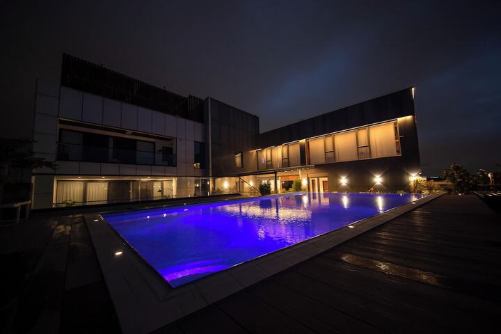 Pool 112 of 148