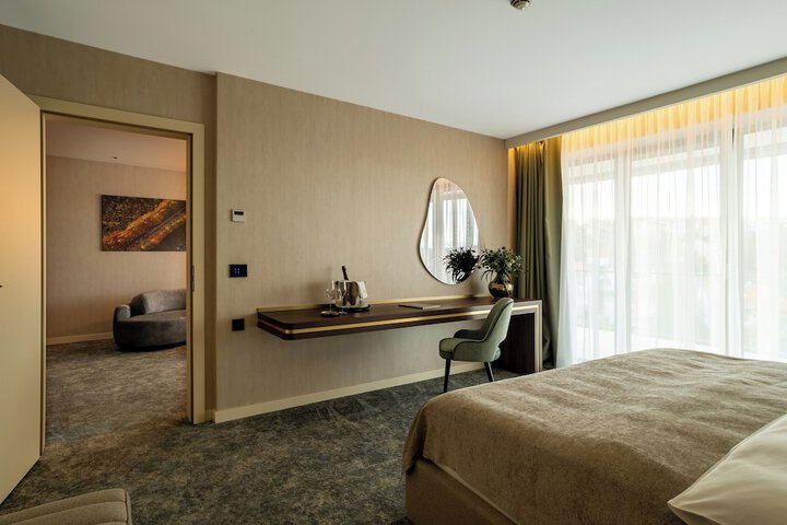 Room 27 of 58