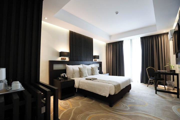 Room 9 of 31
