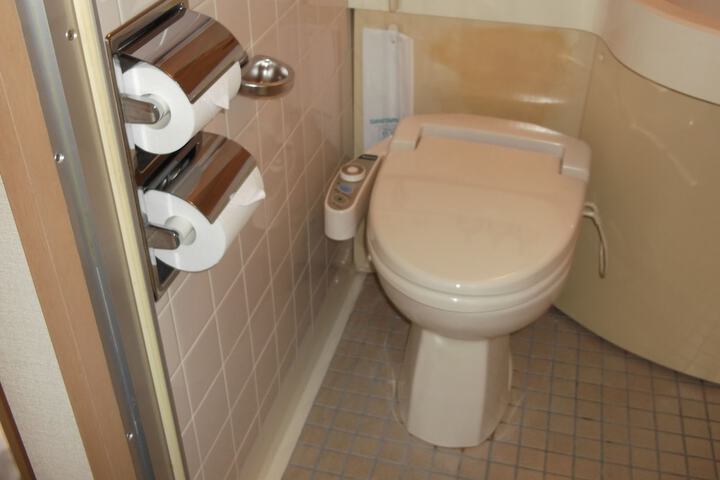 Room 6 of 15