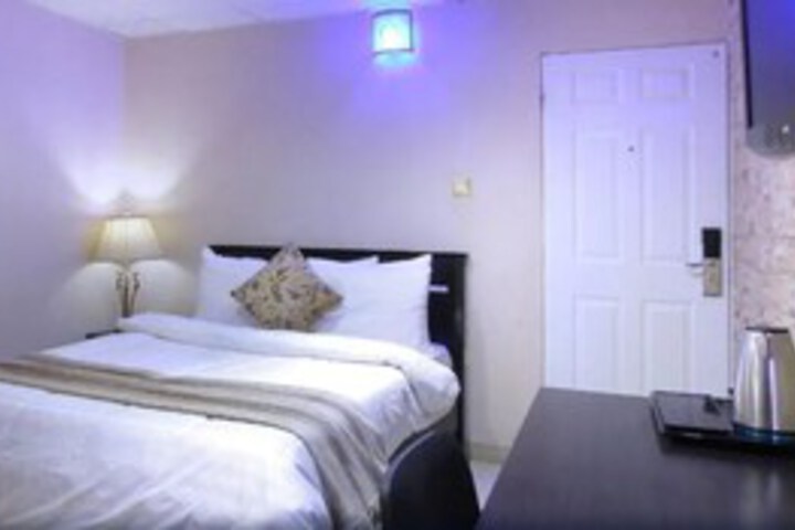 Room 41 of 47