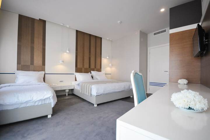 Room 11 of 31