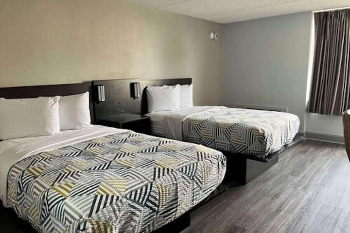 Room 5 of 14