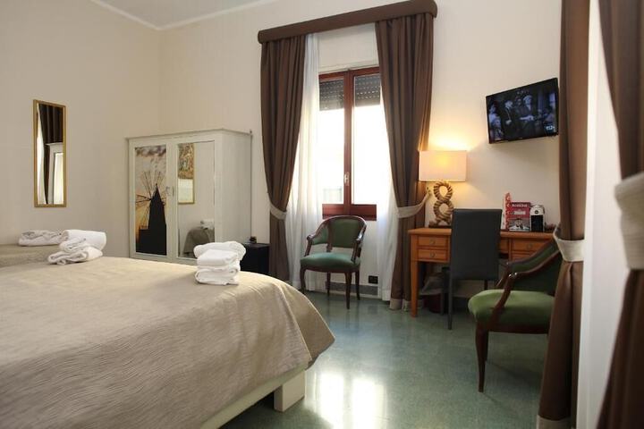 Room 15 of 27