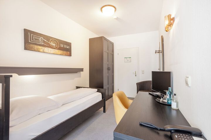 Room 21 of 48