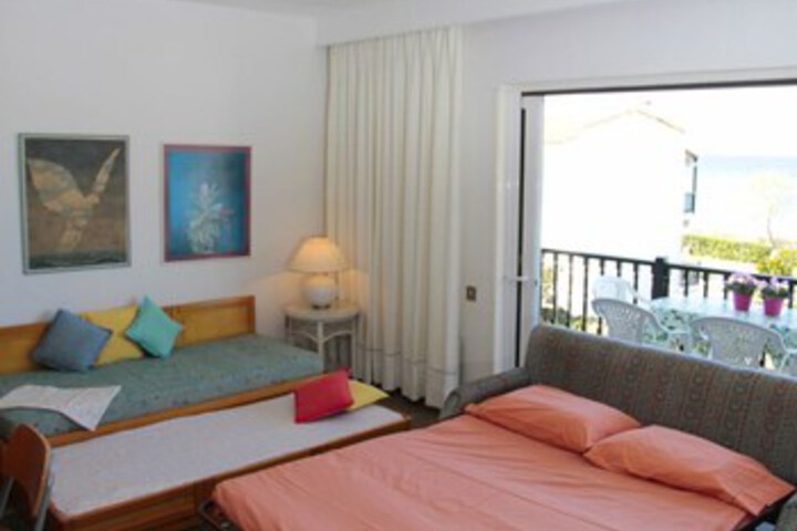 Room 5 of 12