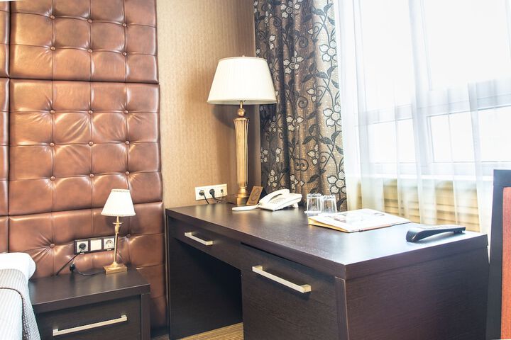 Room 4 of 38