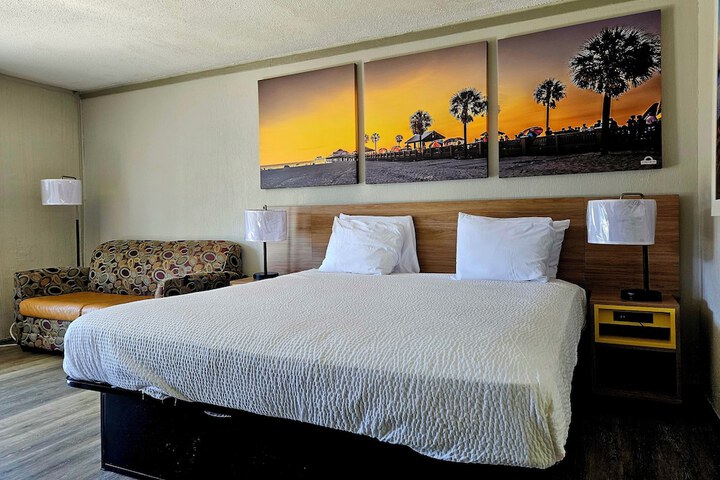 1 King Bed (13 of 31)