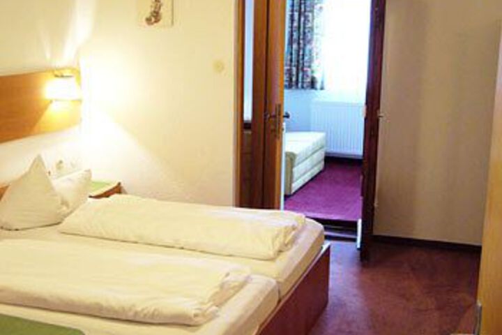 Room 9 of 20
