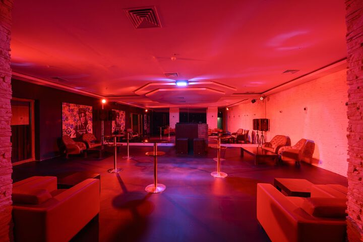 Lounge 59 of 79