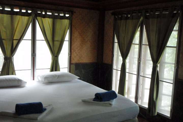 Room 8 of 117