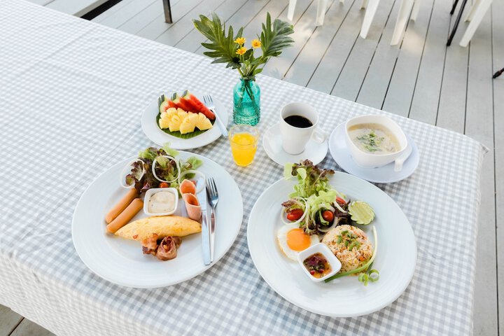Breakfast/Coffee Service 27 of 44