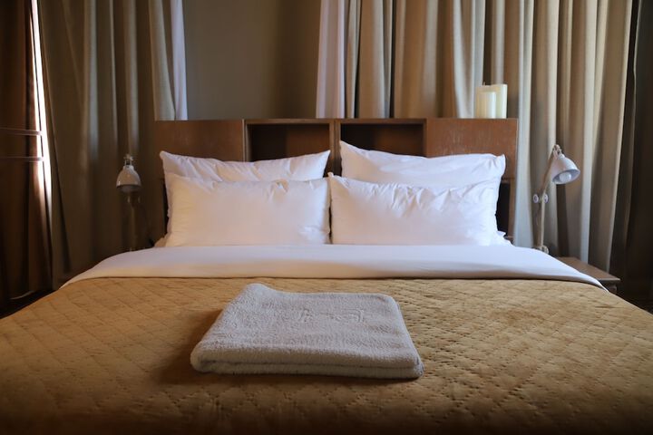 Room 32 of 77
