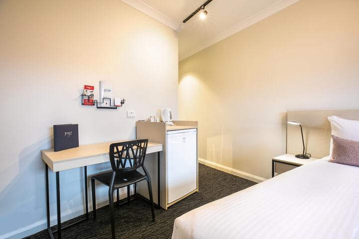 Room 7 of 38