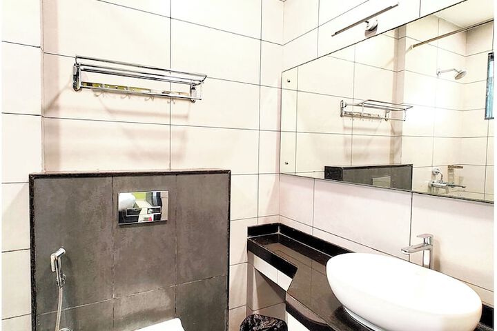 Room 17 of 22