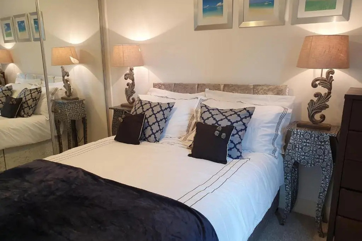 Image of 1 Bed Suite Waterside, Canary Wharf