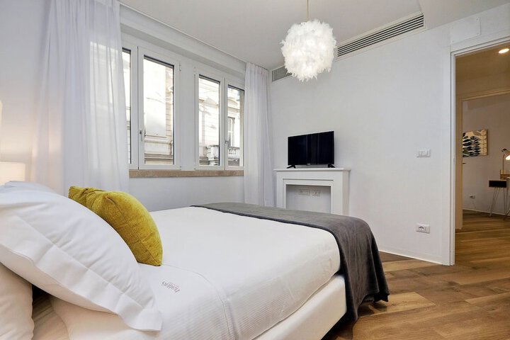 Room 14 of 195