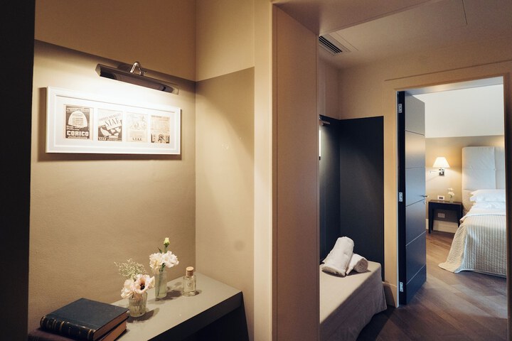 Room 8 of 111