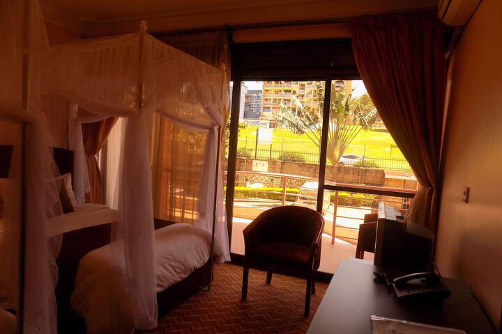 Room 26 of 86