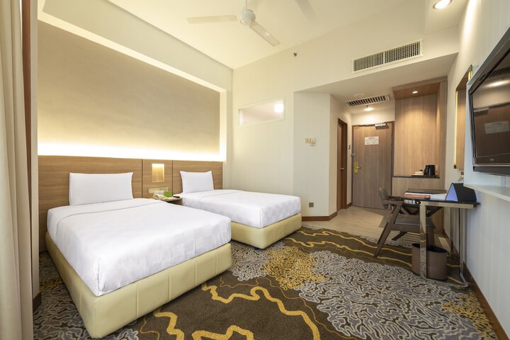 Room 8 of 41