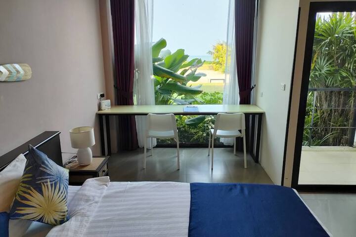 Room 34 of 107