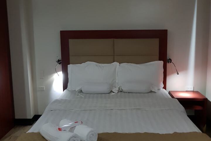 Room 9 of 36