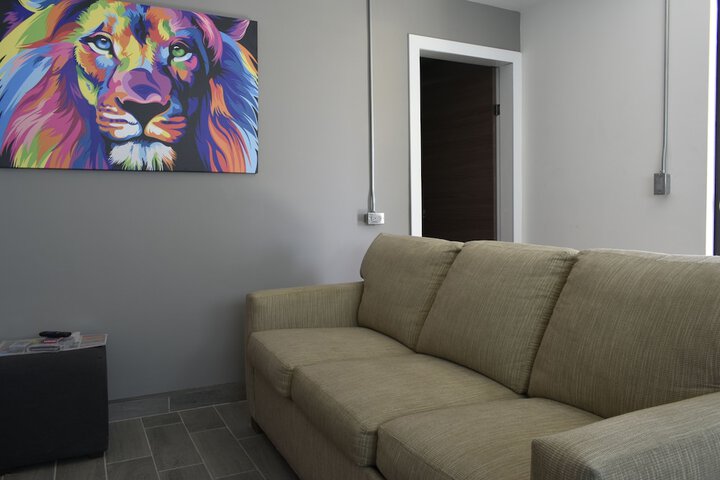 Room 103 of 158