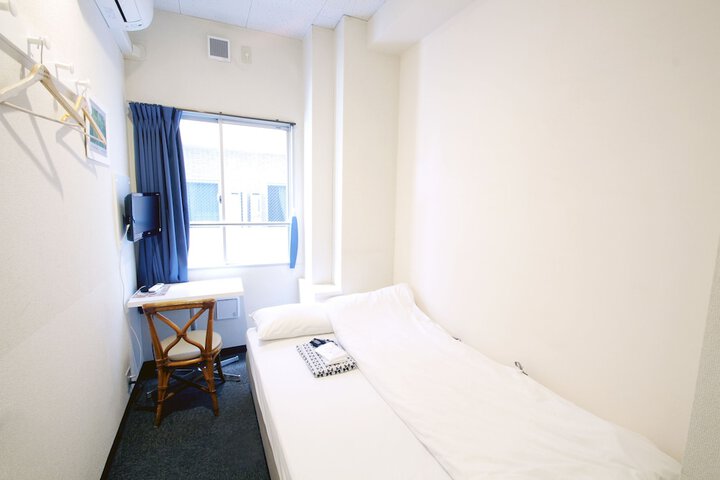 Room 17 of 94