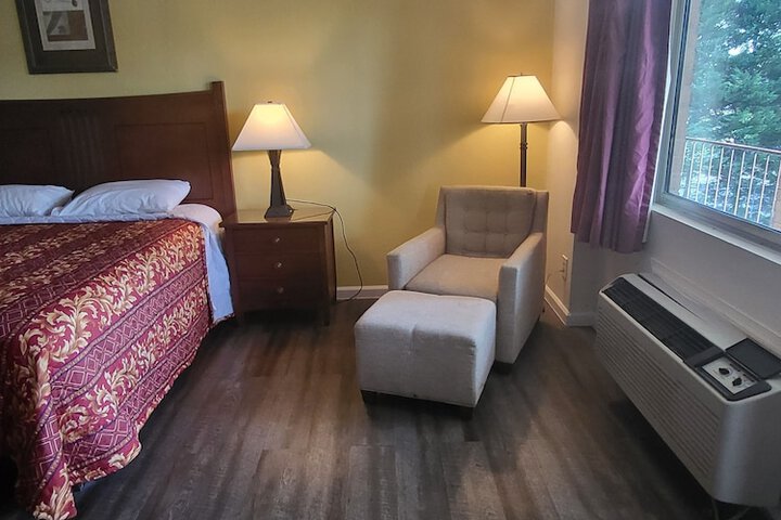 Room 11 of 17