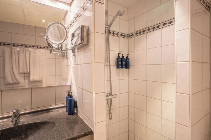 Clean Restrooms