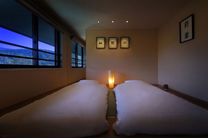 Room 21 of 111