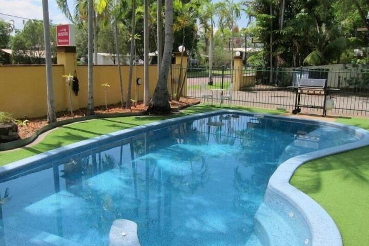 Hotel Pool