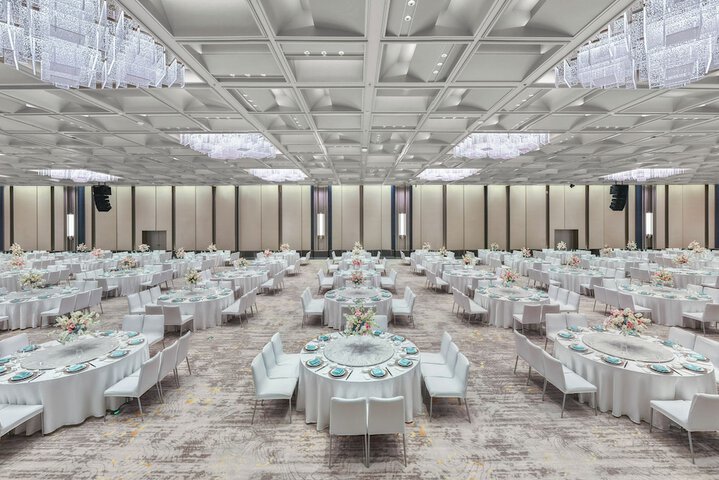 Ballroom/Hall 115 of 251