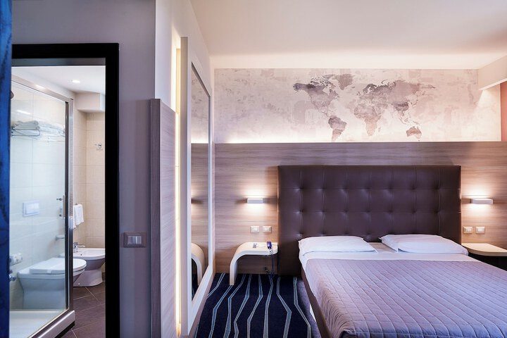 Room 21 of 63