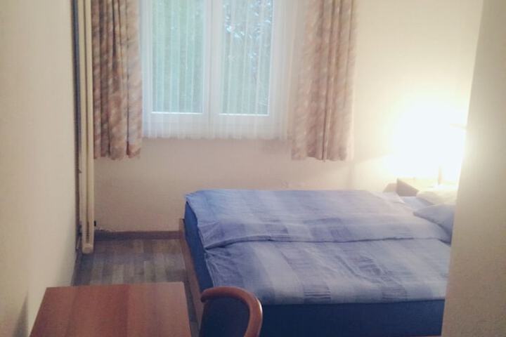 Room 6 of 116