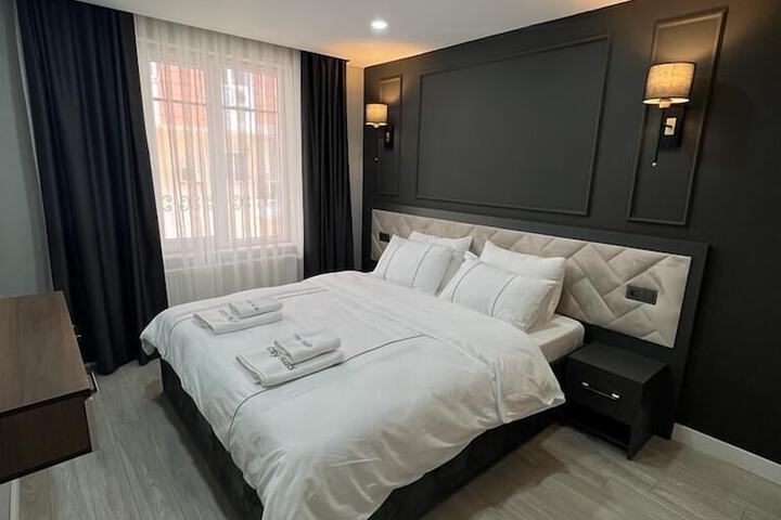 Room 10 of 84