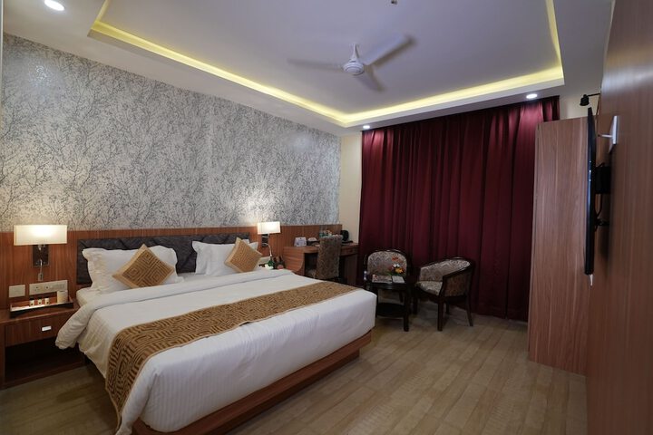 Room 4 of 19