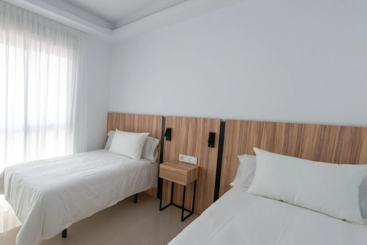 Room 2 of 16