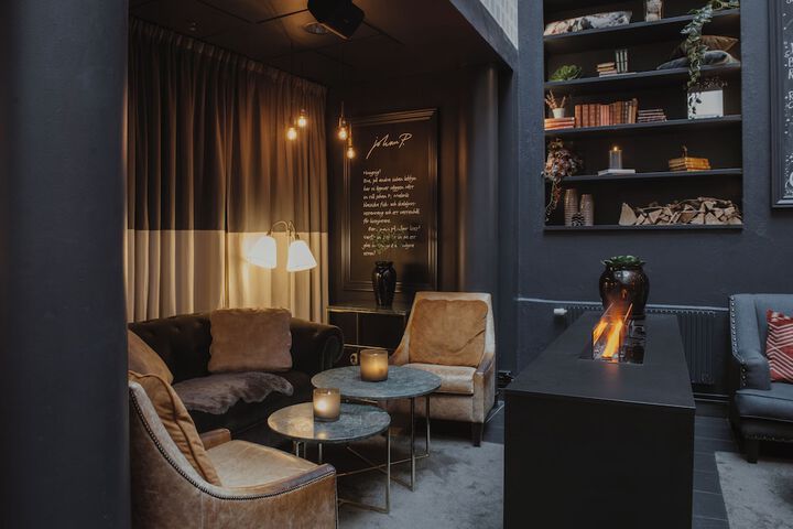 Guest Lobby
