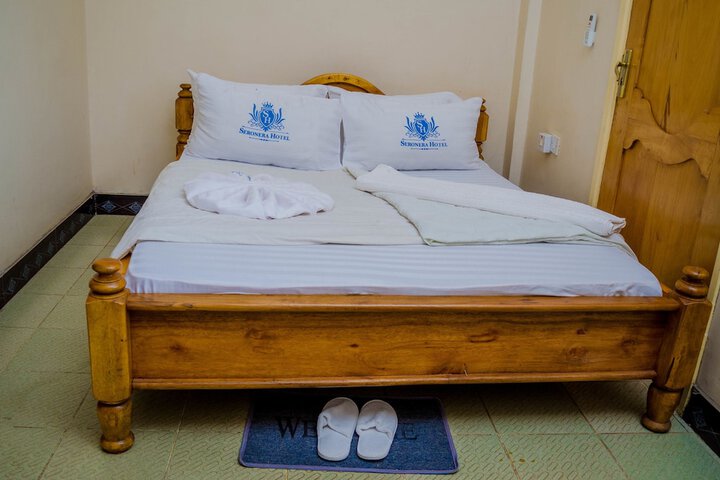 Room 8 of 18