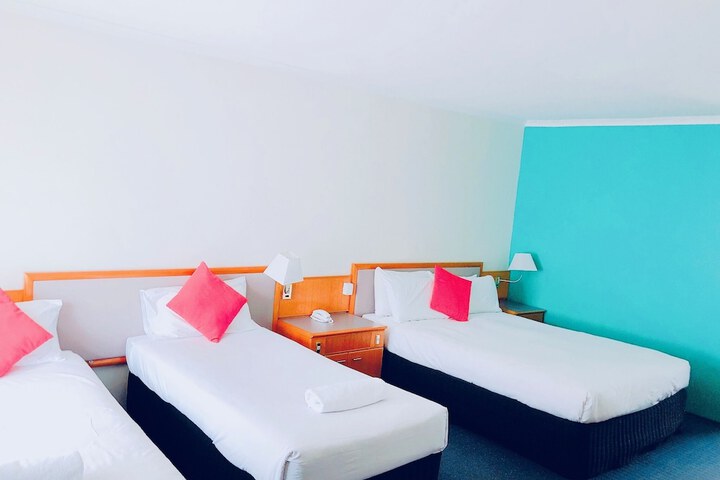 Room 9 of 47