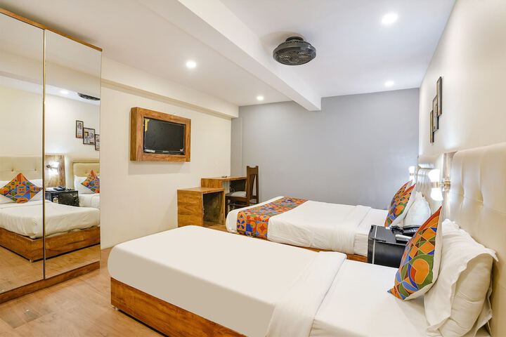 Room 8 of 27
