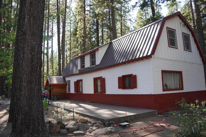 Tamarack Lodge Motel in Tahoe City, CA