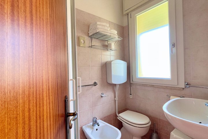 Room 65 of 87