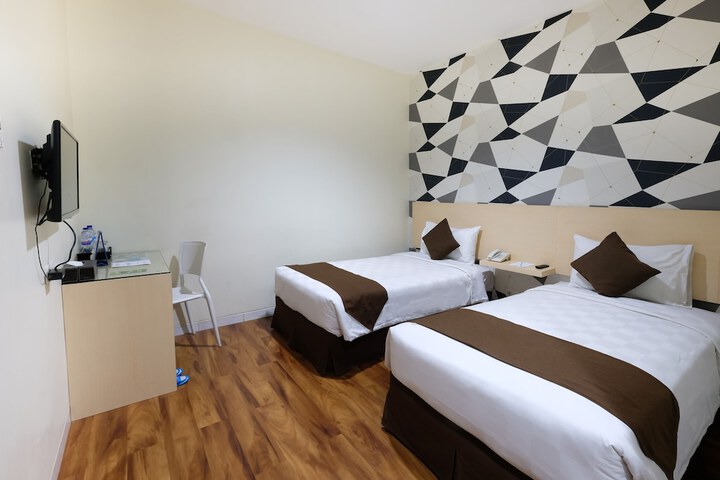 Room 8 of 36