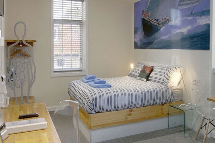 Room 45 of 103